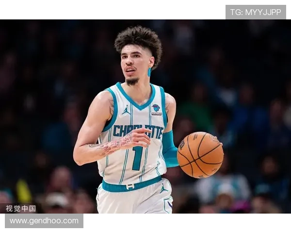 拉梅洛鲍尔因不文明手势被罚款三万五千美元引发热议